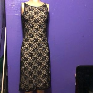 New Minze Black lace dress with nude lining med